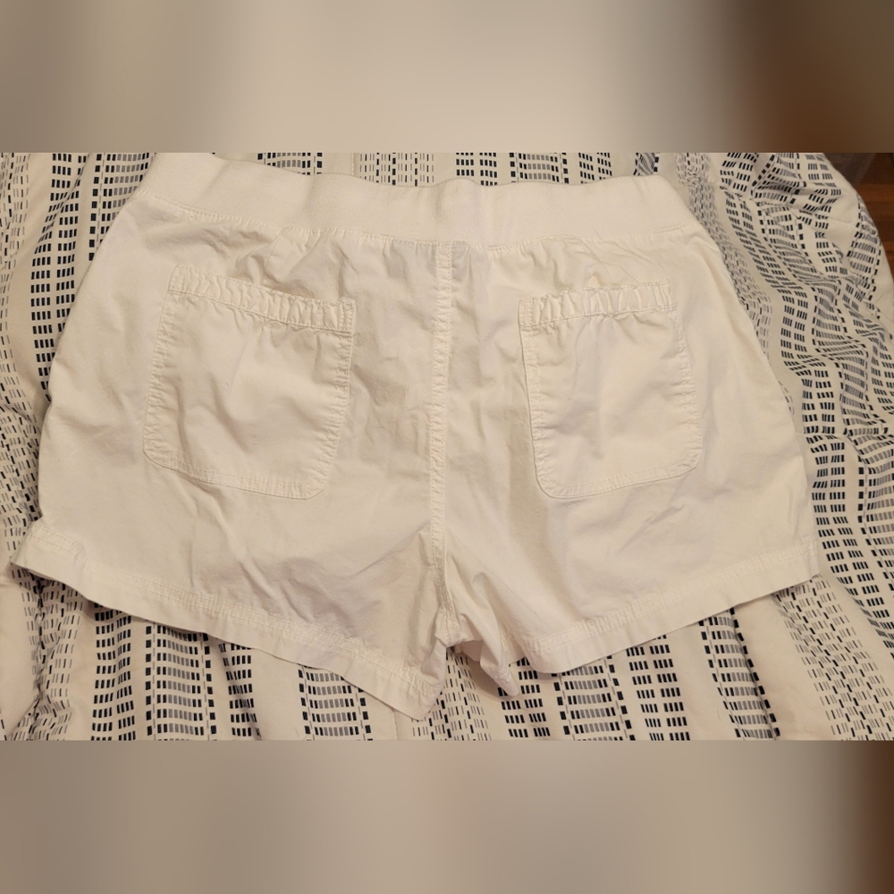 a.n.a Women's High Waist White Shorts - Picture 2 of 3